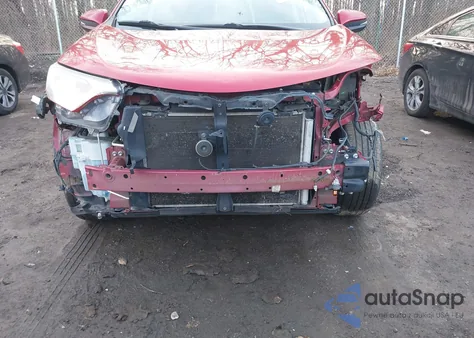 2017 Toyota Rav4 Xle z USA, uszkodzony, nr VIN 2T3RFREV2HW661857